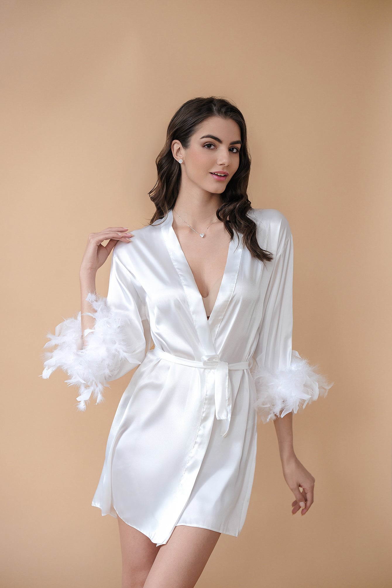 Луксозен халат с пера: Bride