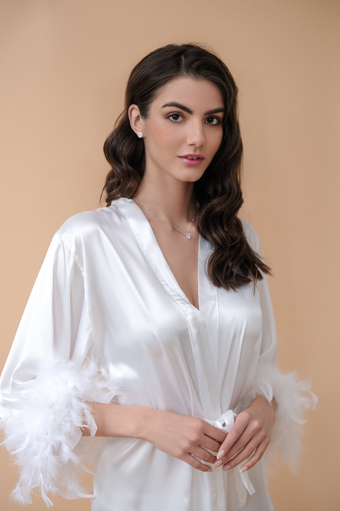 Луксозен халат с пера: Bride