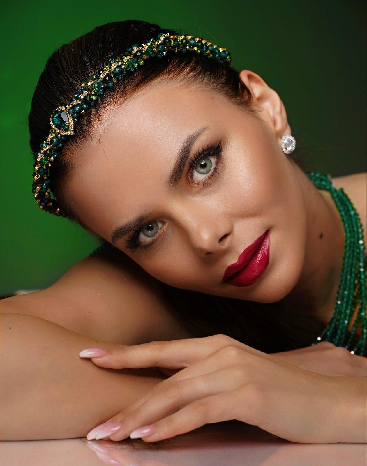 Диадема: Emerald & Gold
