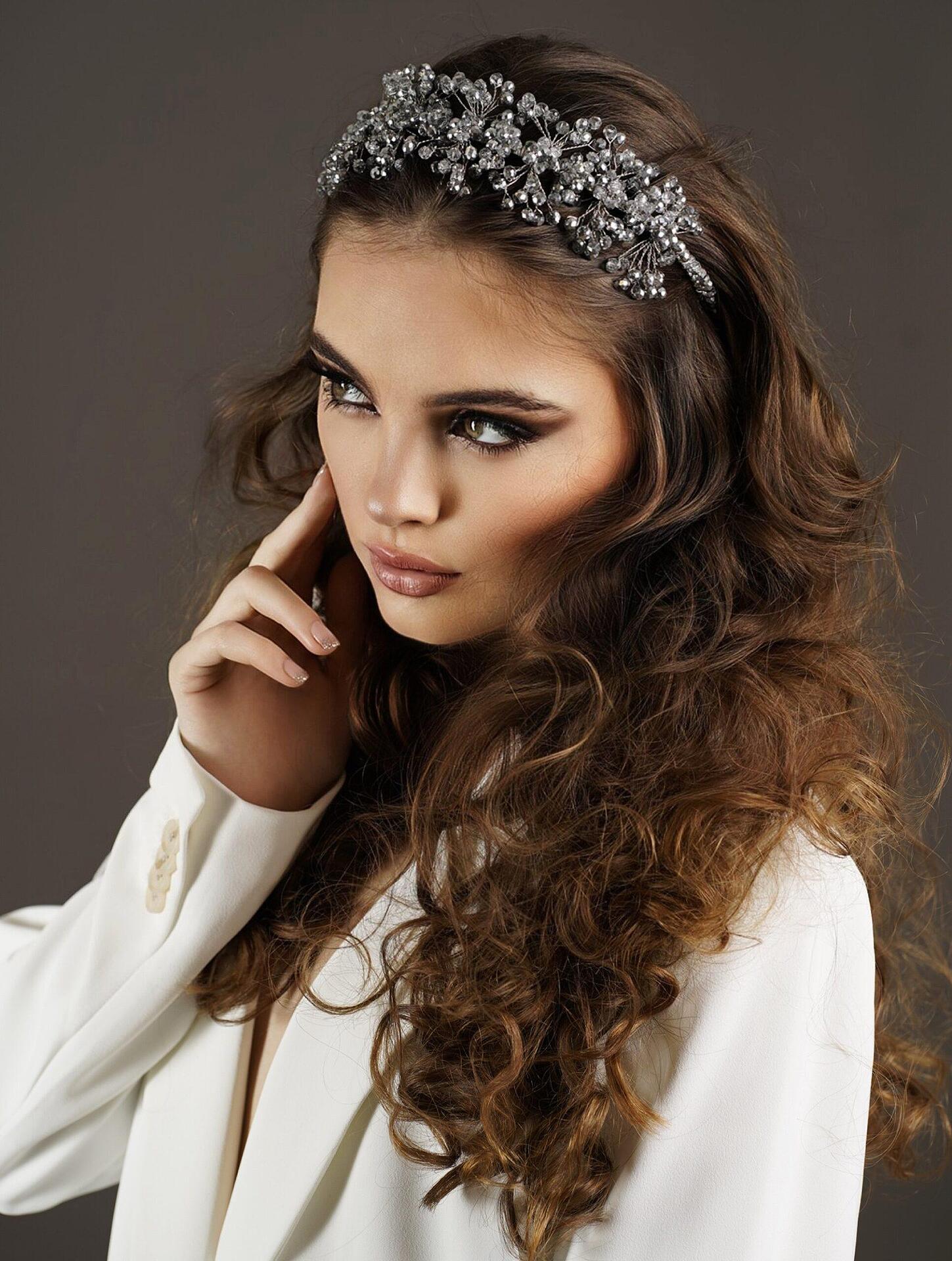 Диадема: Silver Elegance