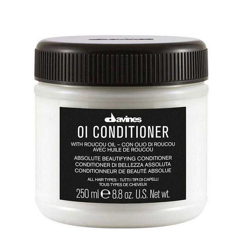 Балсам за мекота, блясък и плътност на всеки тип коса Davines OI Conditioner 250 ml