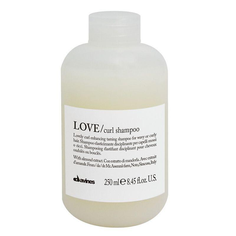 Шампоан подобряващ еластичността на вълниста или къдрава коса DAVINES LOVE Curl Shampoo 250ml