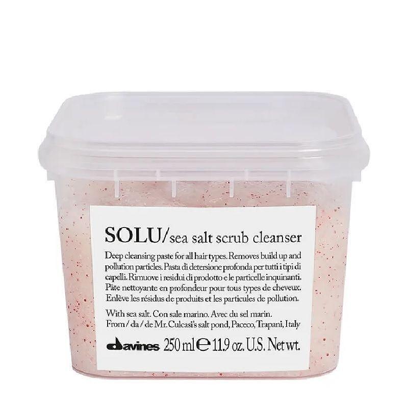 Дълбоко почистващ ексфолиант за скалп и всеки тип коса DAVINES SOLU Salt Scrub 250ml