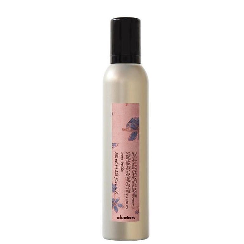 Пяна за обем със средна фиксация за всеки тип коса Davines Volume Boosting Mousse 250 мл