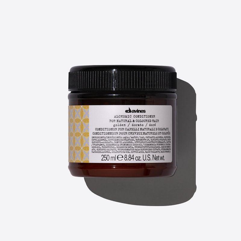 Подчертаващ цвета на косата балсам на златисти и медено руси тонове Davines Alchemic conditioner Golden 250 мл