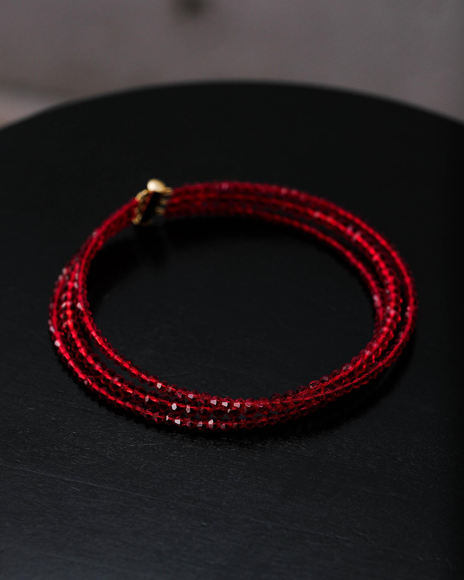 Колие: Red Blood