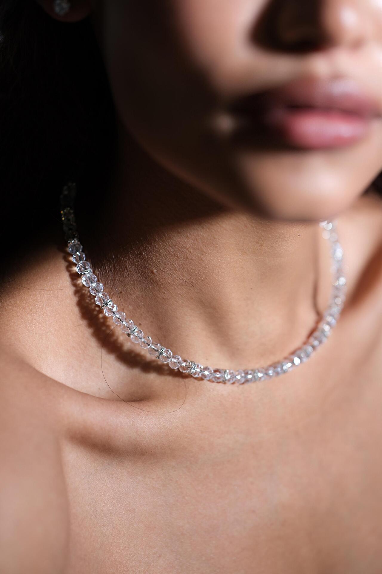 Колие от кристални маниста и сребристи елементи: Diamond Gleam