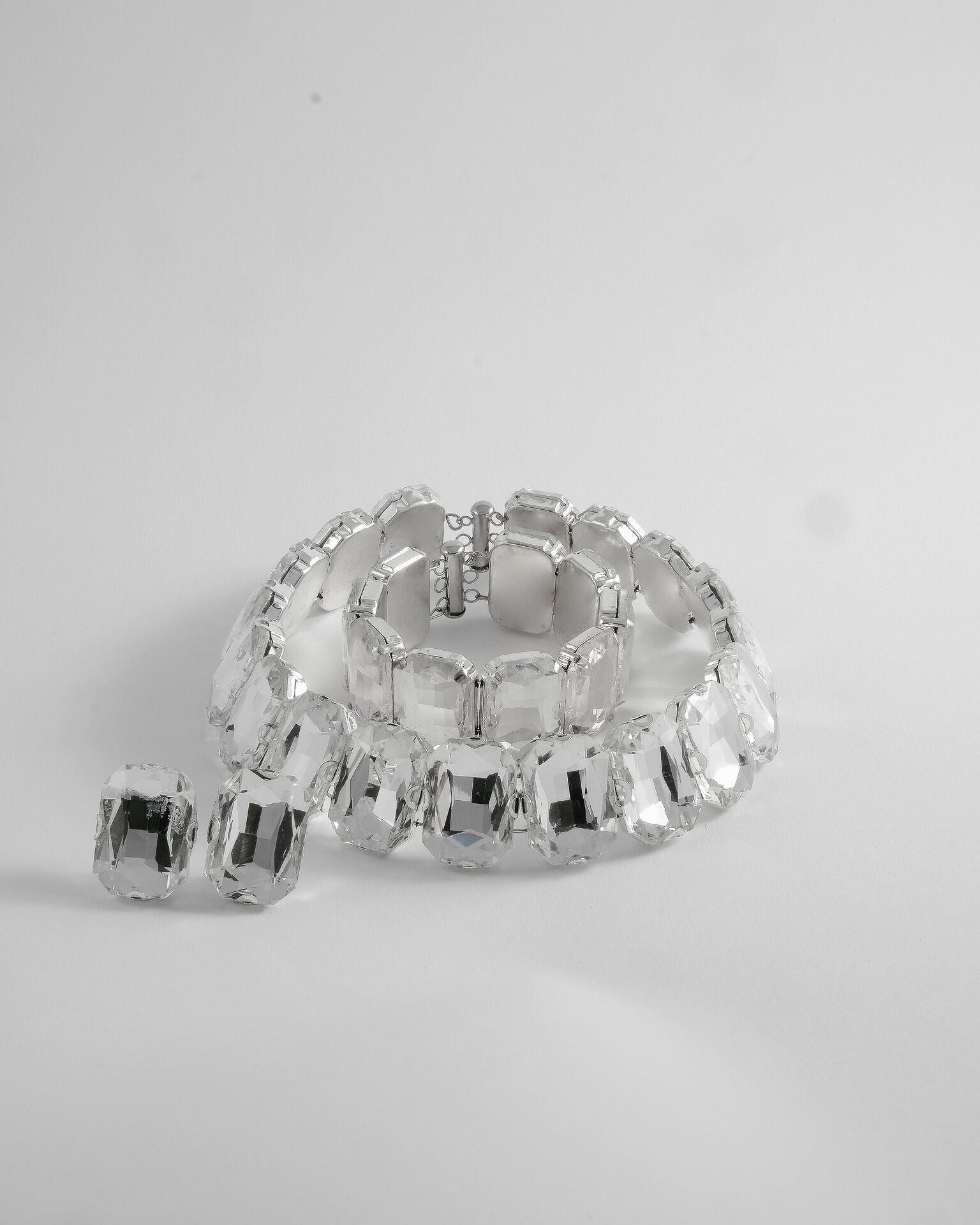 Комплект от колие, гривна и обеци с камъни: Crystal Opulence