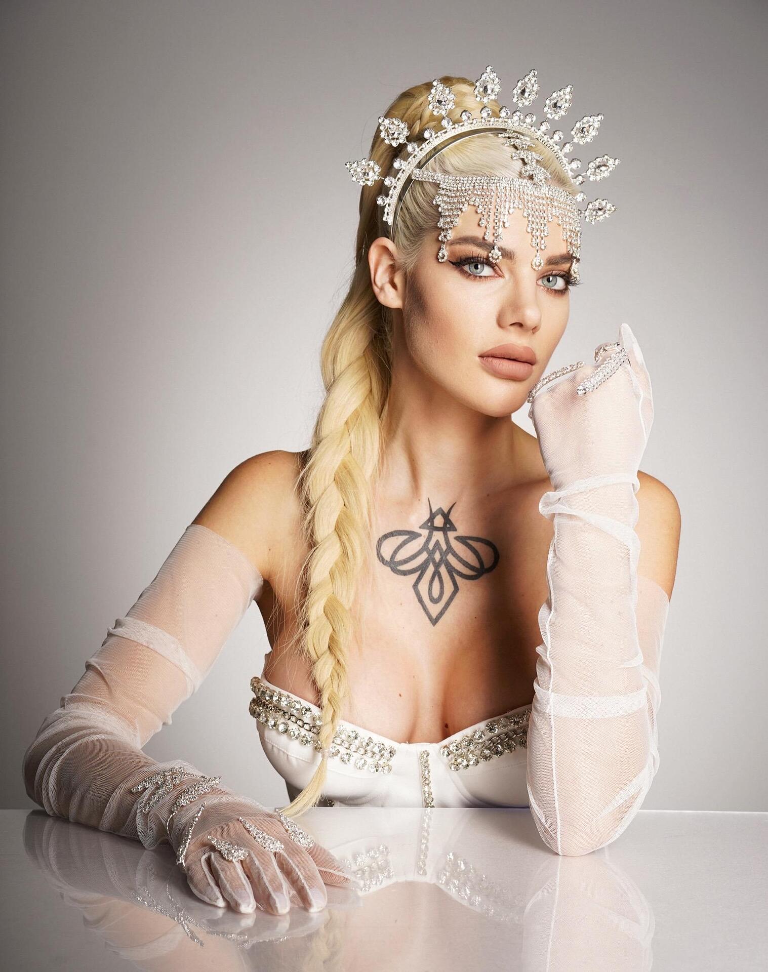 Корона: Arabian Queen