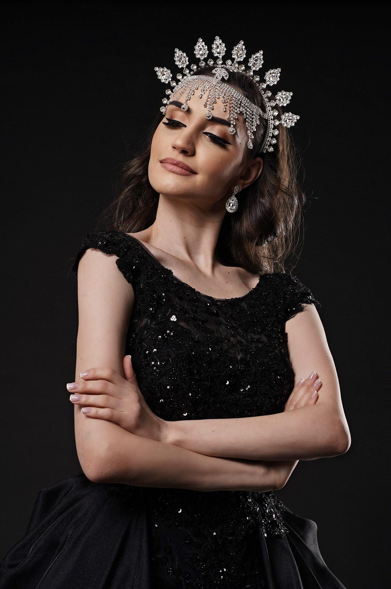 Корона: Arabian Queen