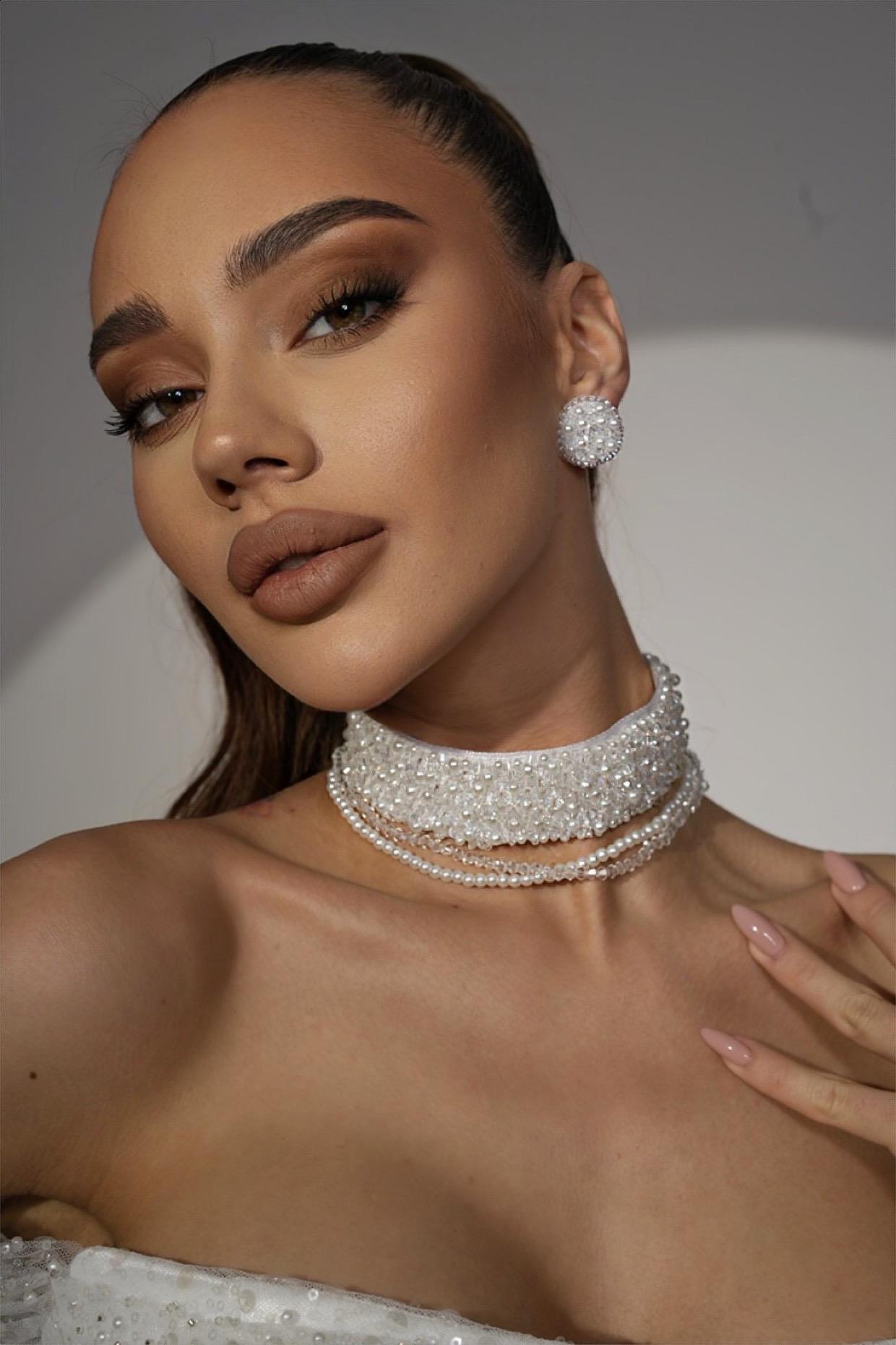 Чокър с кристали Swarovski и перли