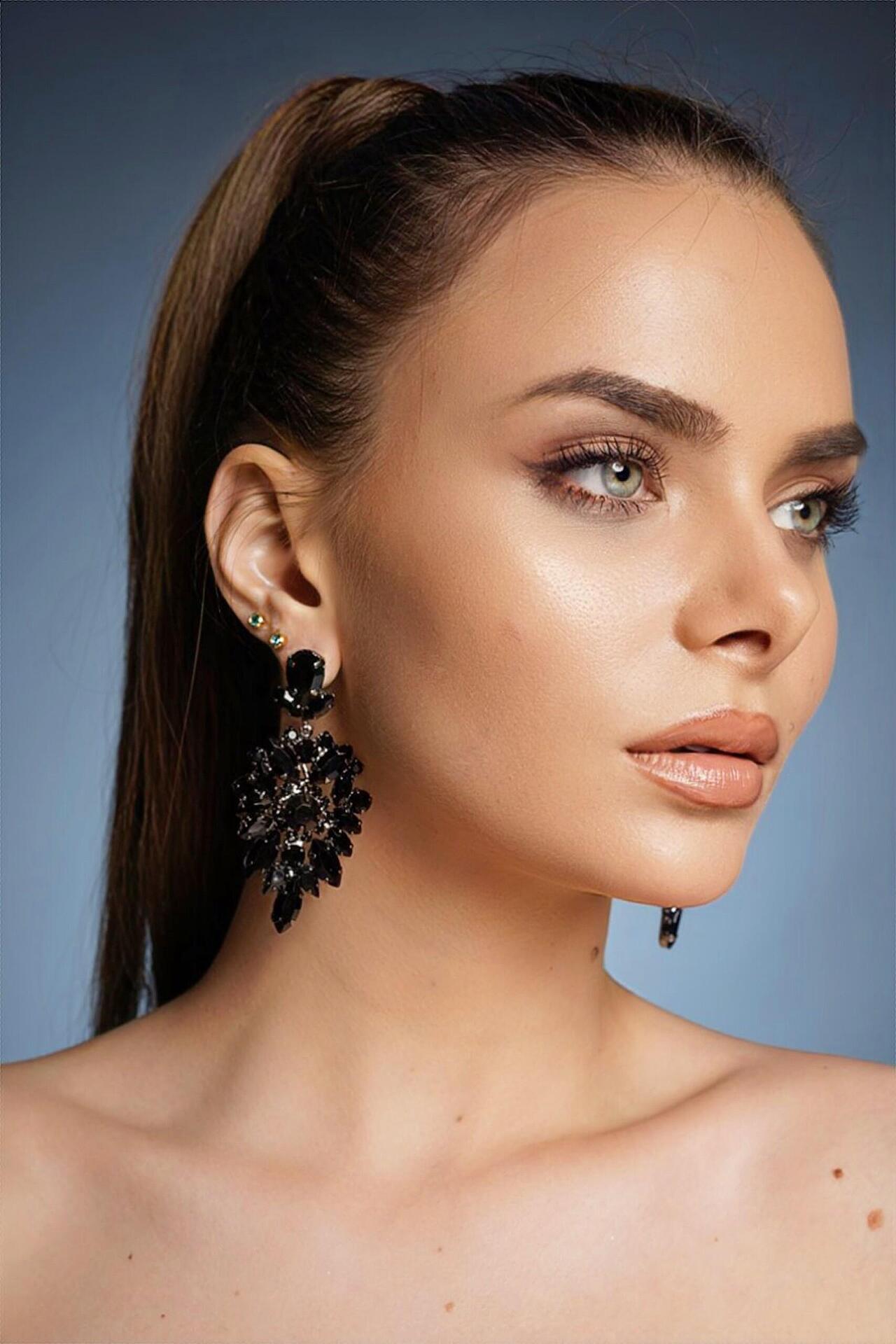 Обеци: Black Volume Earrings