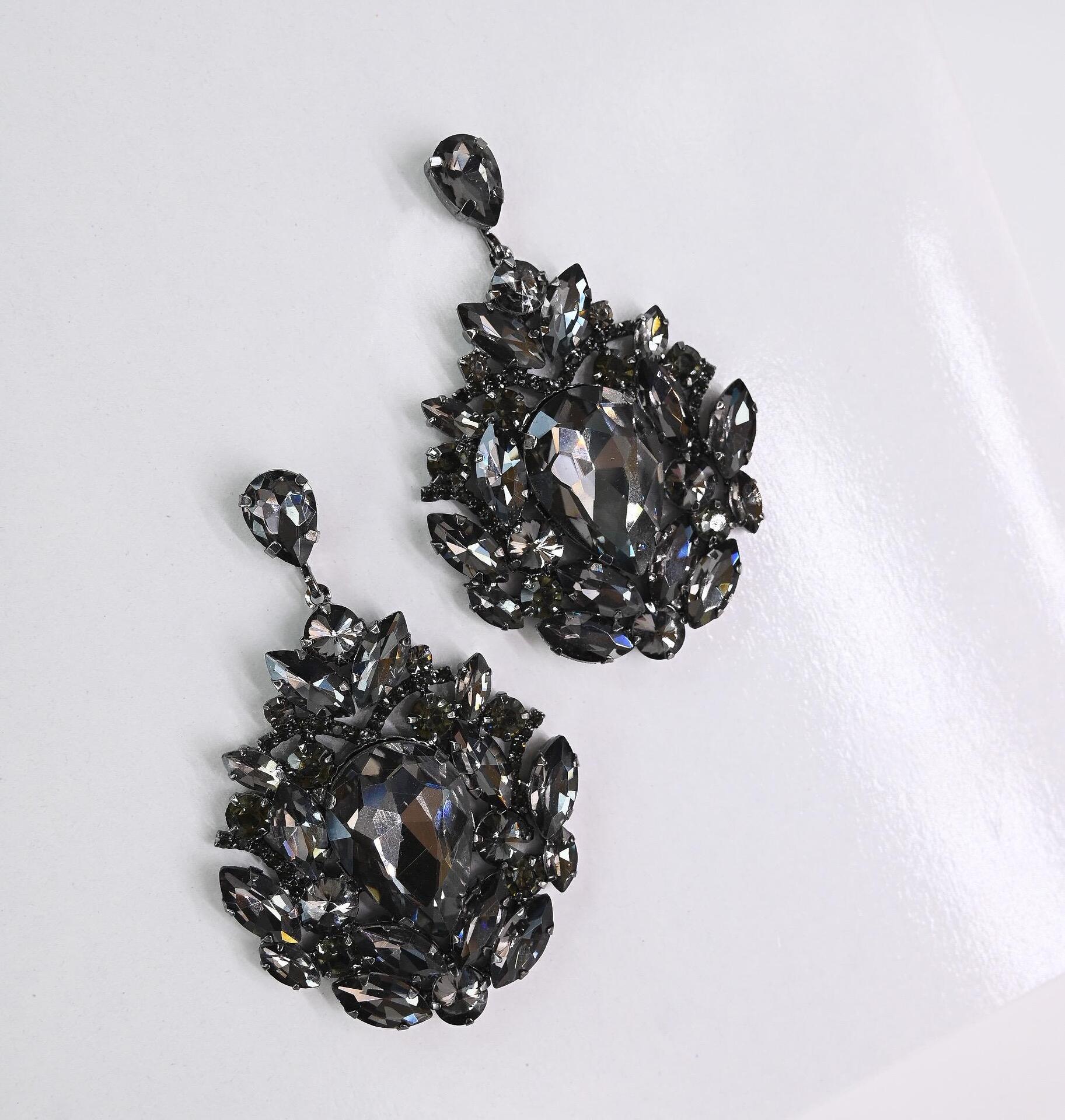 Обеци: Black Volume Earrings