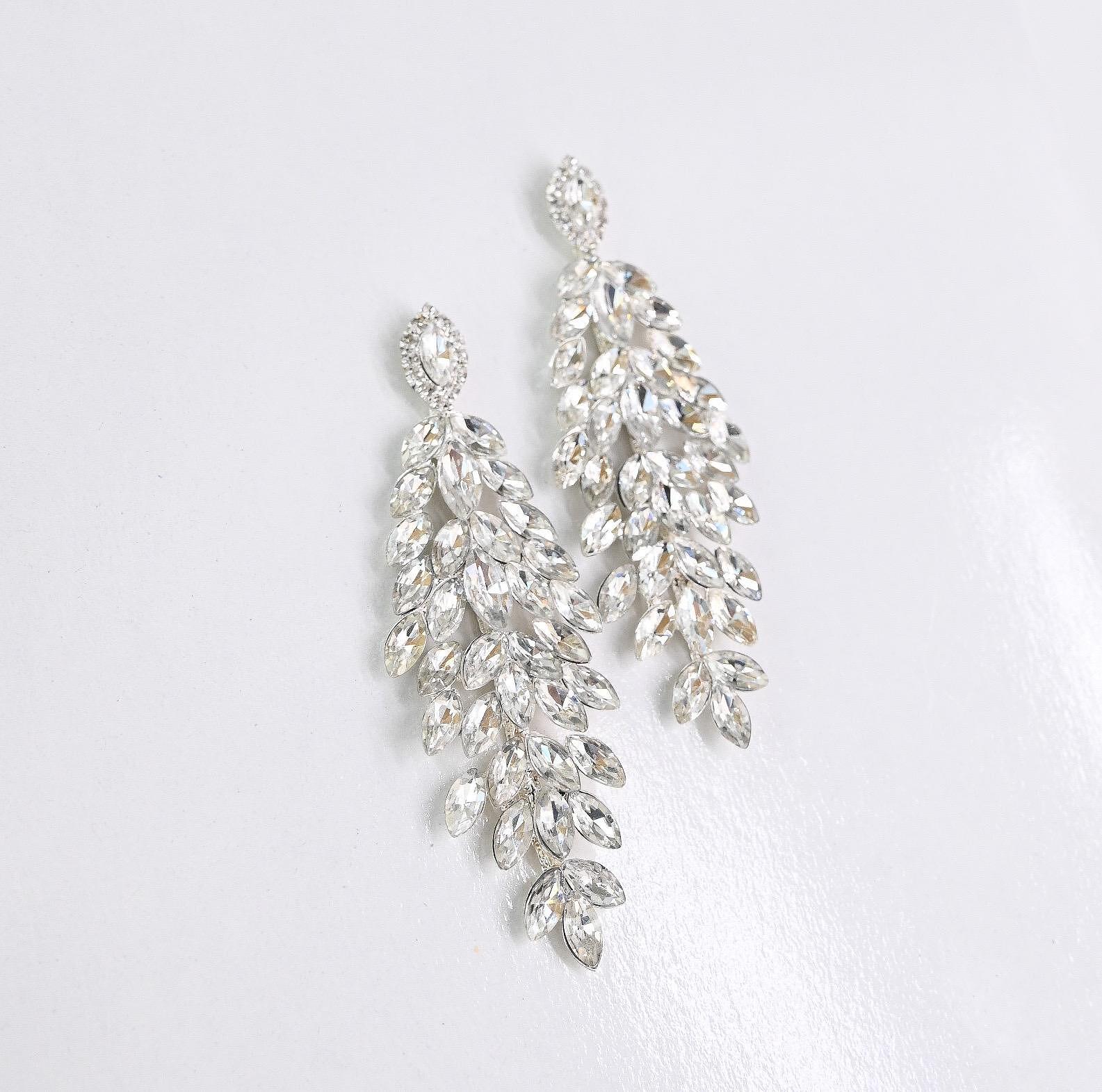 Обеци: Long Silver Earrings