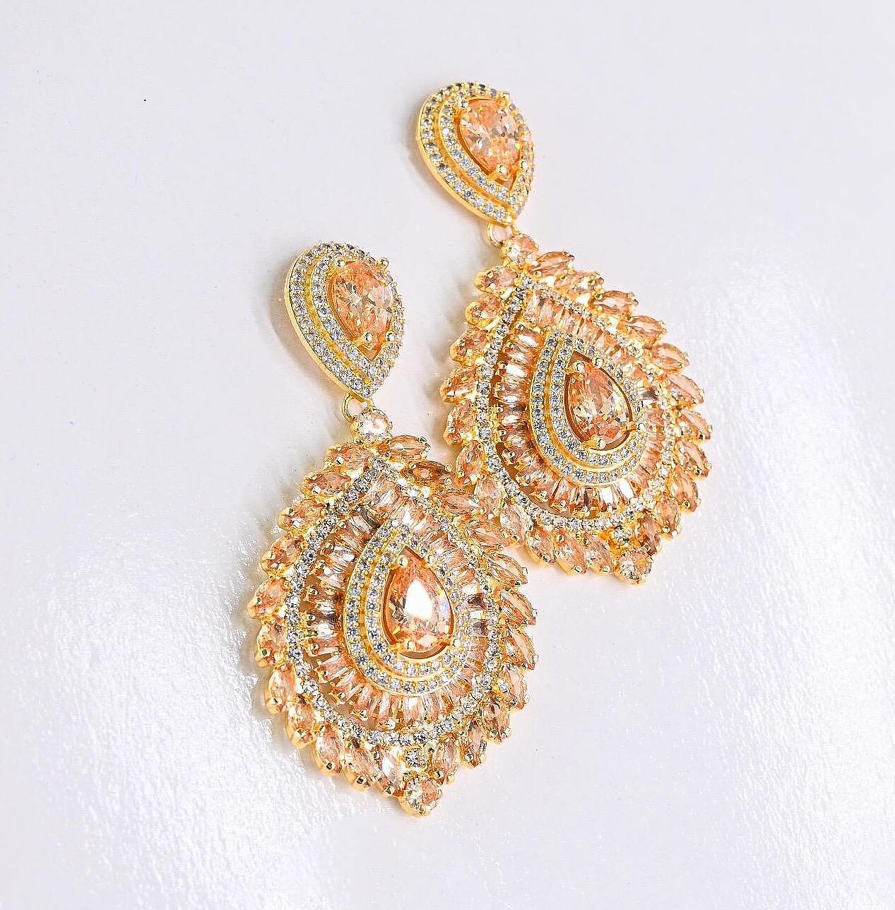 Обеци: Volume Gold Zirconium Earrings