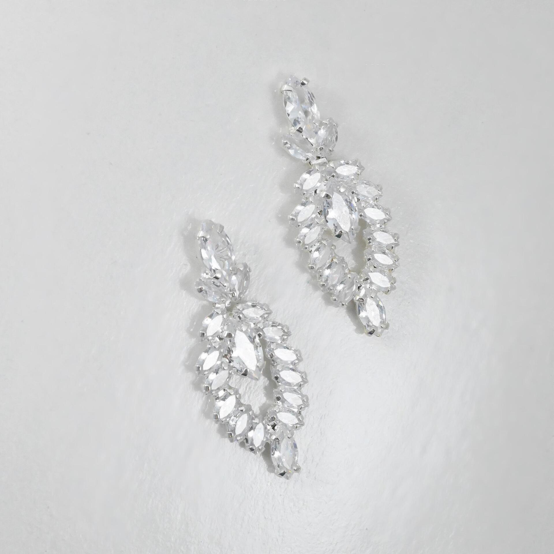Обеци: Zirconium Earrings