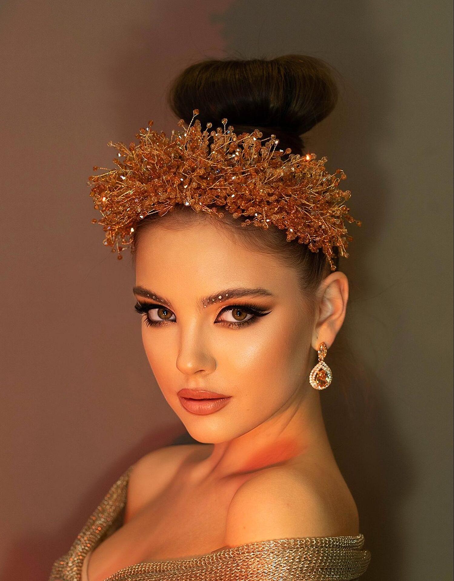 Обеци: Gold Zirconium Earrings