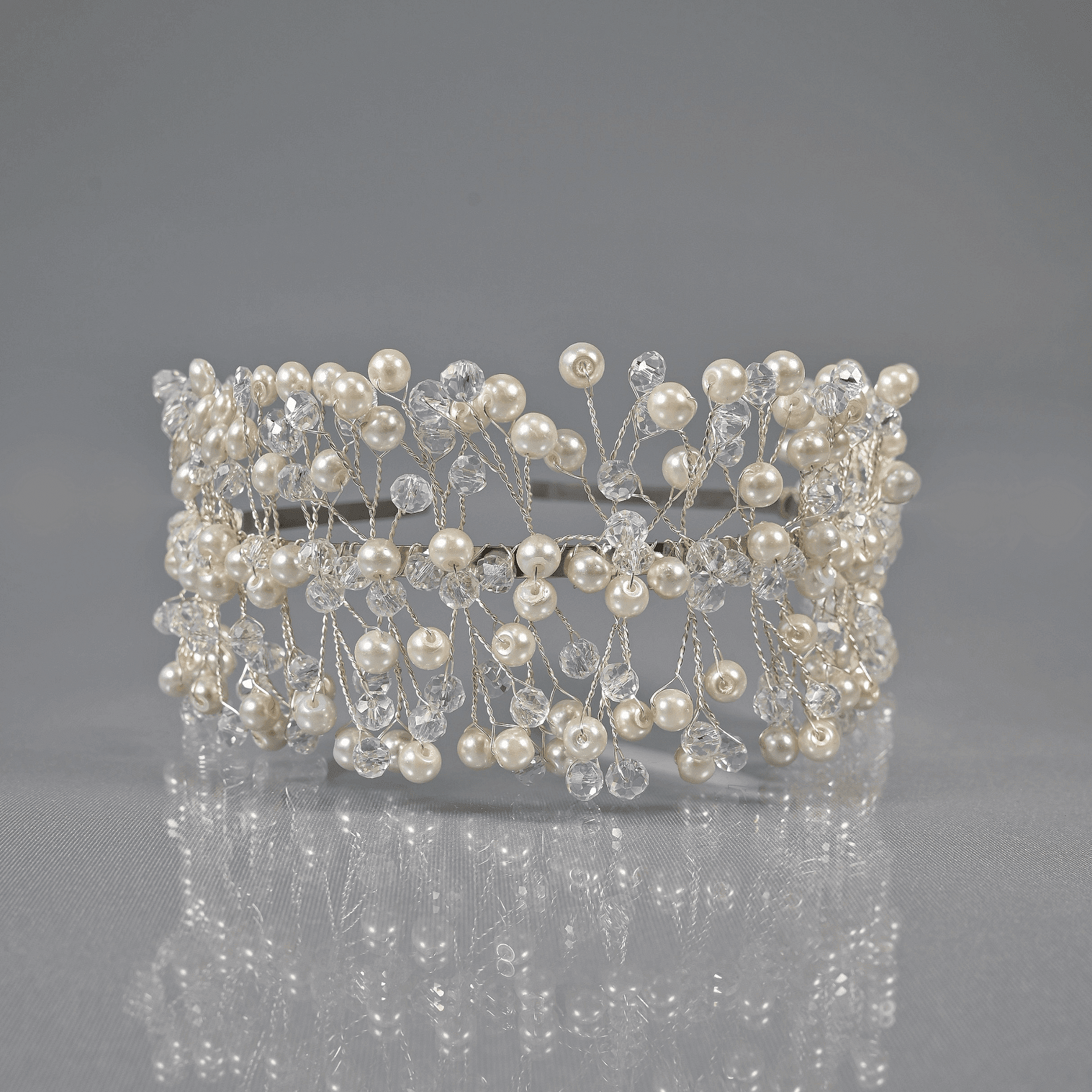 Перлена тиара: Pearl Elegance