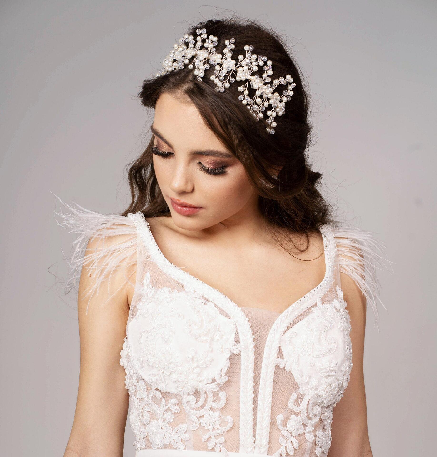 Перлена тиара: Pearl Elegance