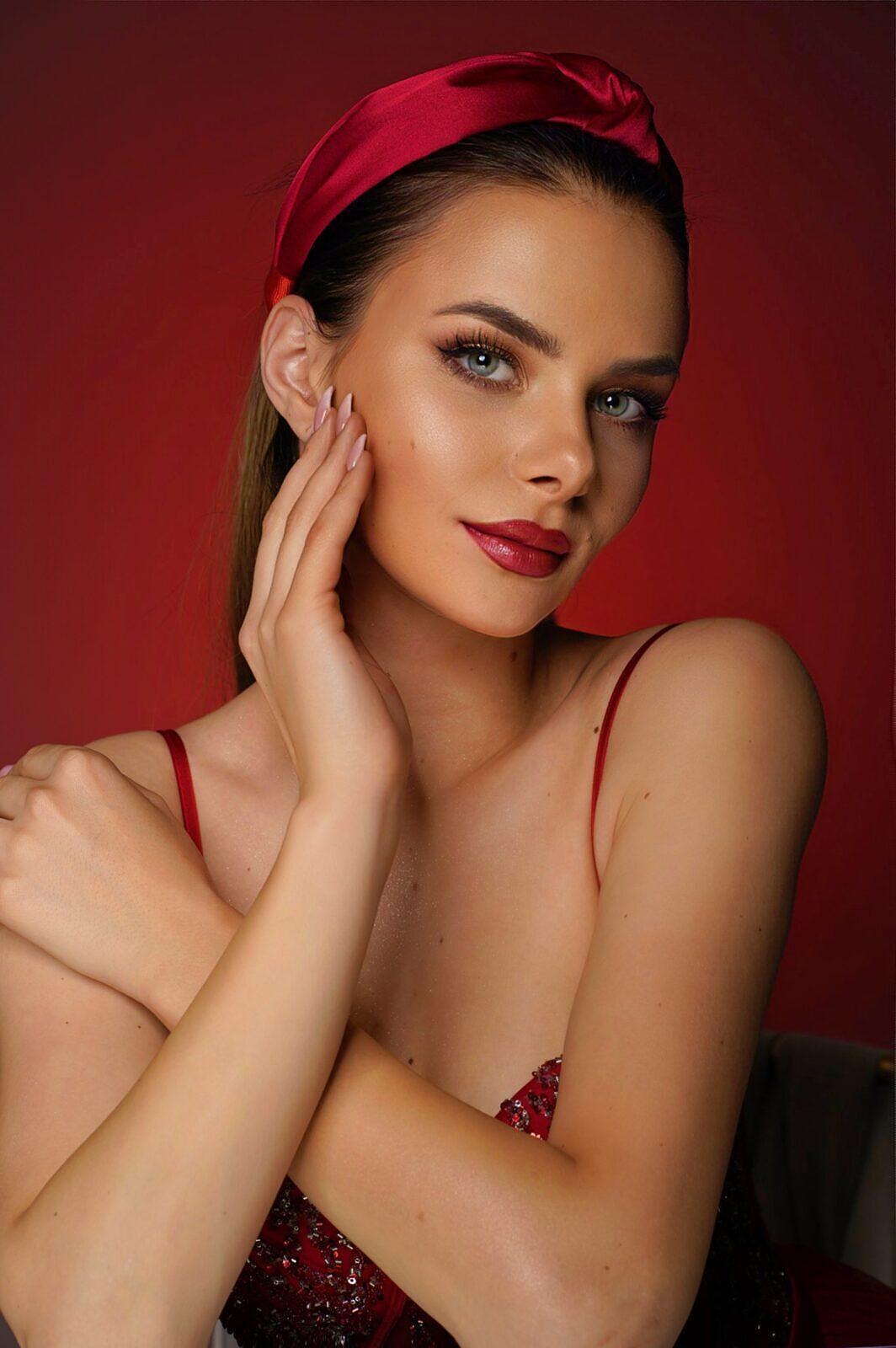 Сатенена диадема: Passion