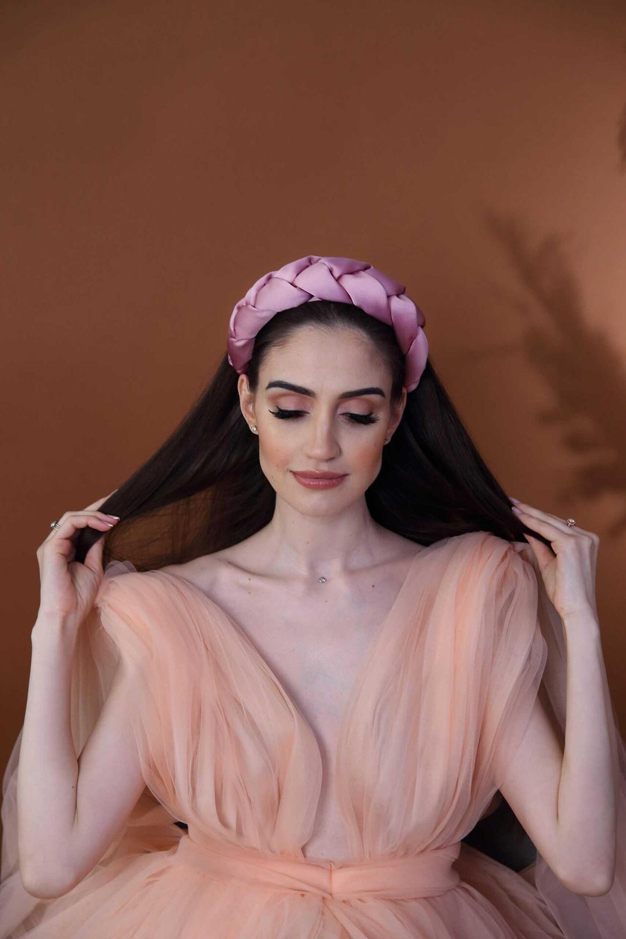 Сатенена диадема: Rose Ashes