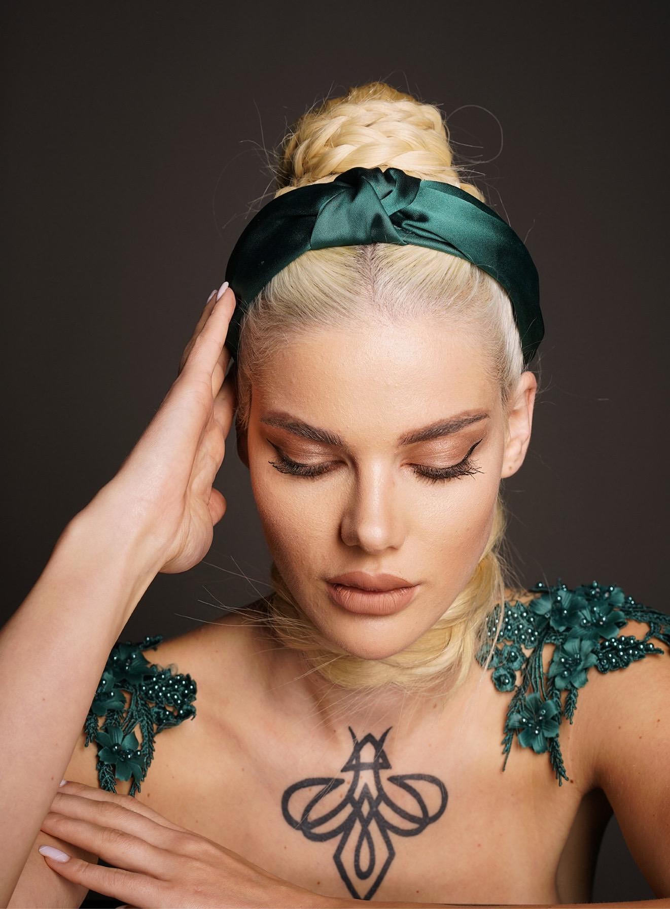 Сатенена диадема: Tropic