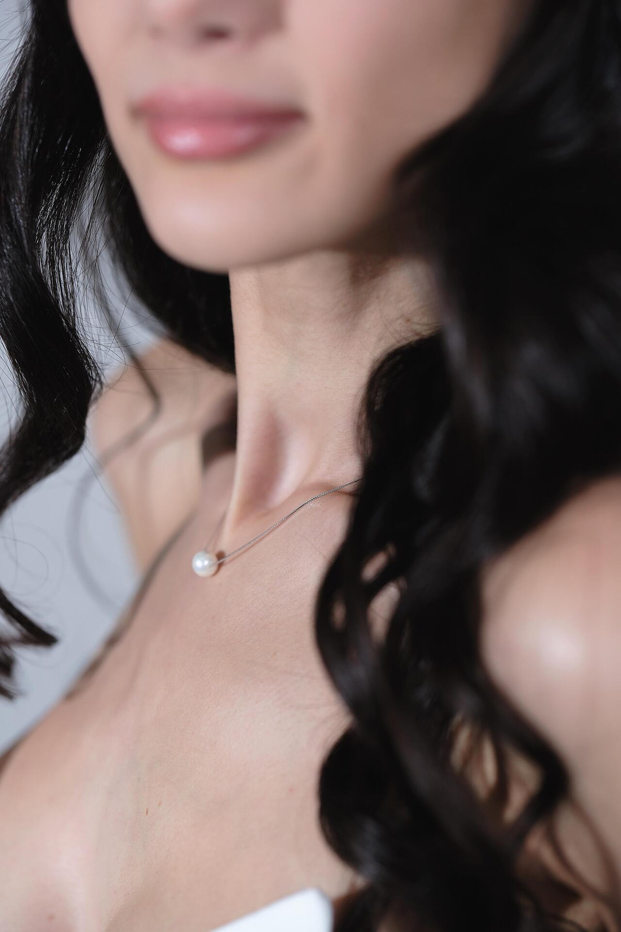 Сребърно колие с перличка: Light Pearl
