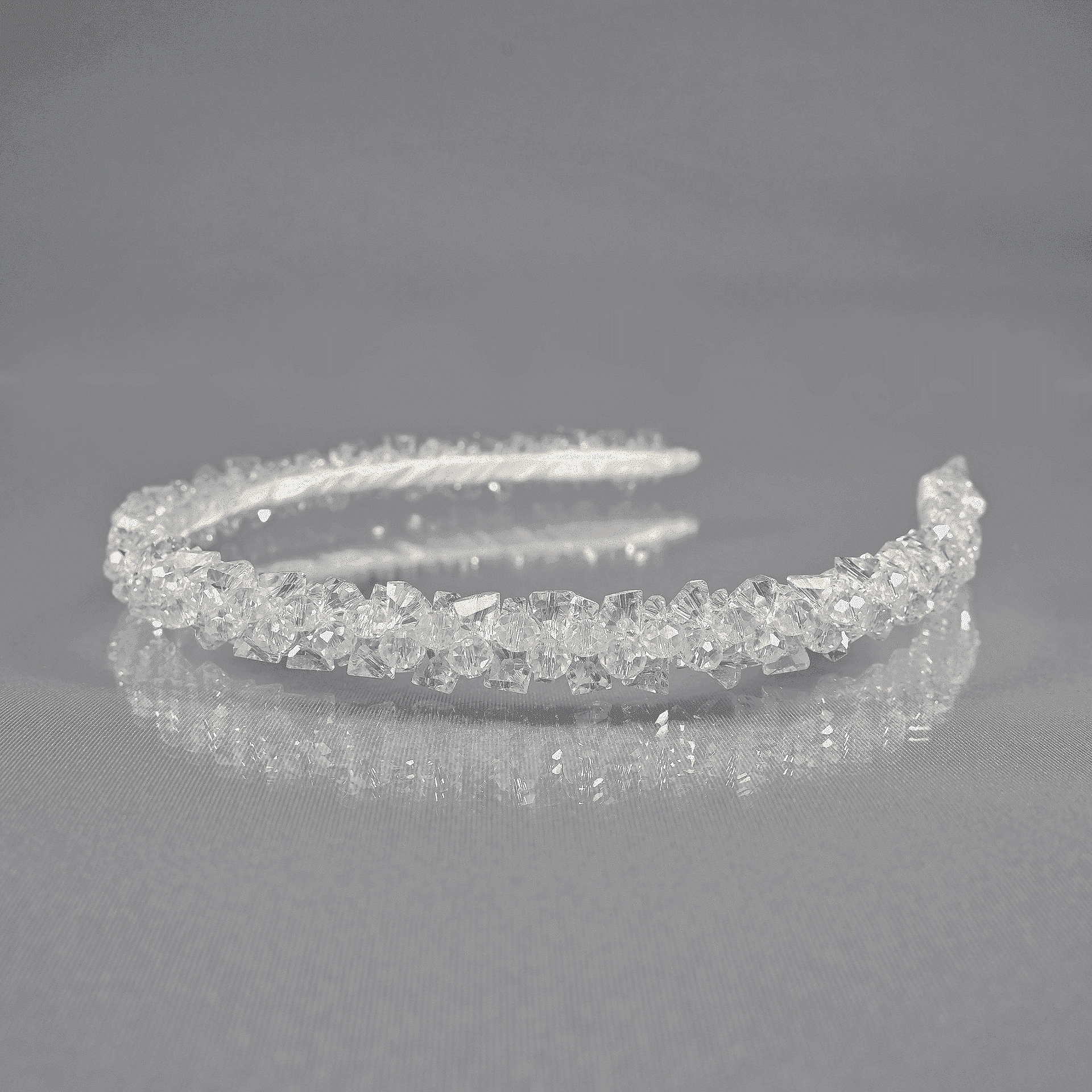 Тънка диадема: Crystal